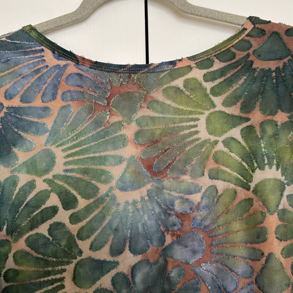 Karen Kane Blue and Green Graphic 3/4 Sleeve Tunic - Picture 7 of 8